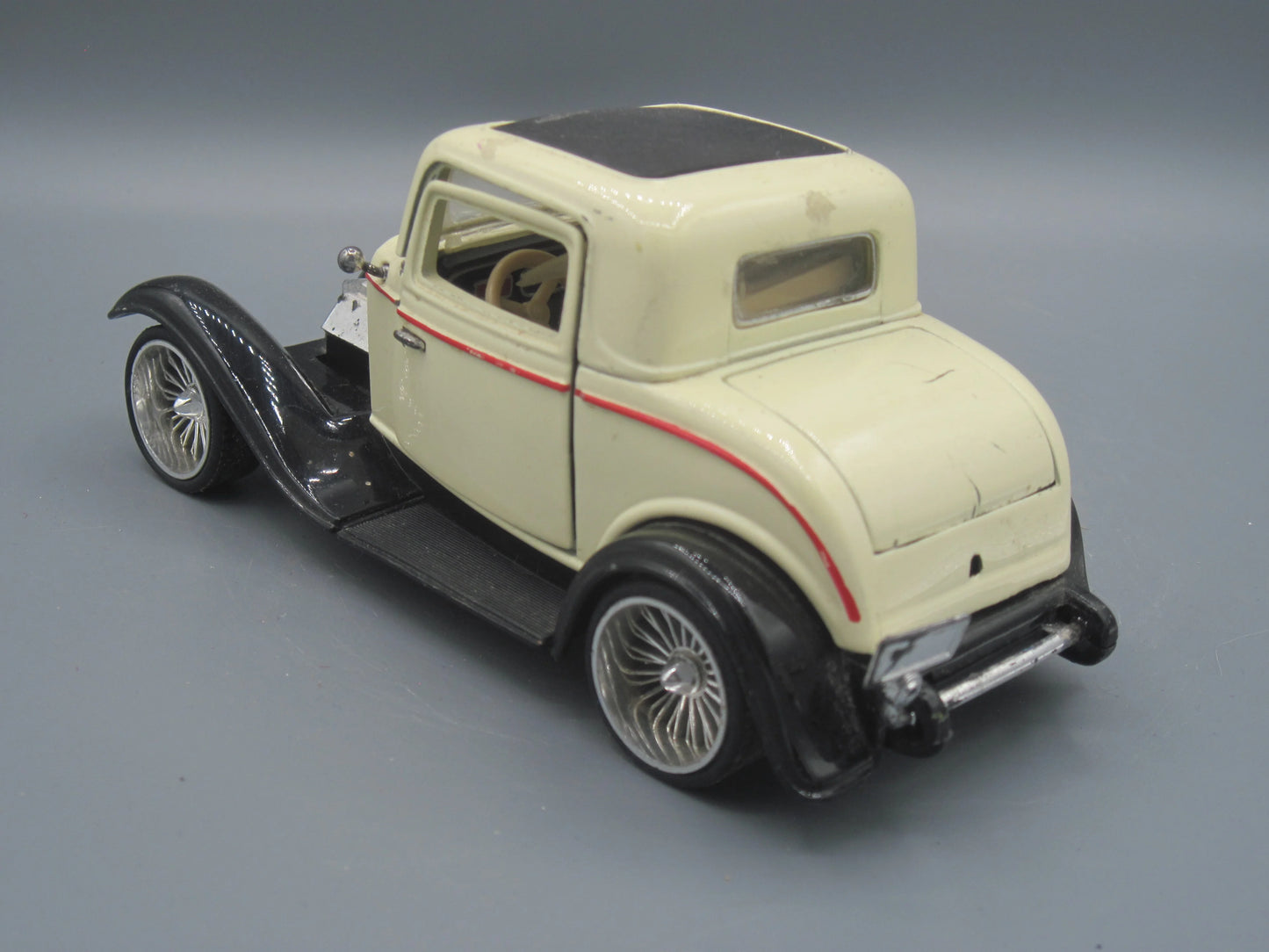 SunnySide Ford 3-Window Coupe 1932 Beige
