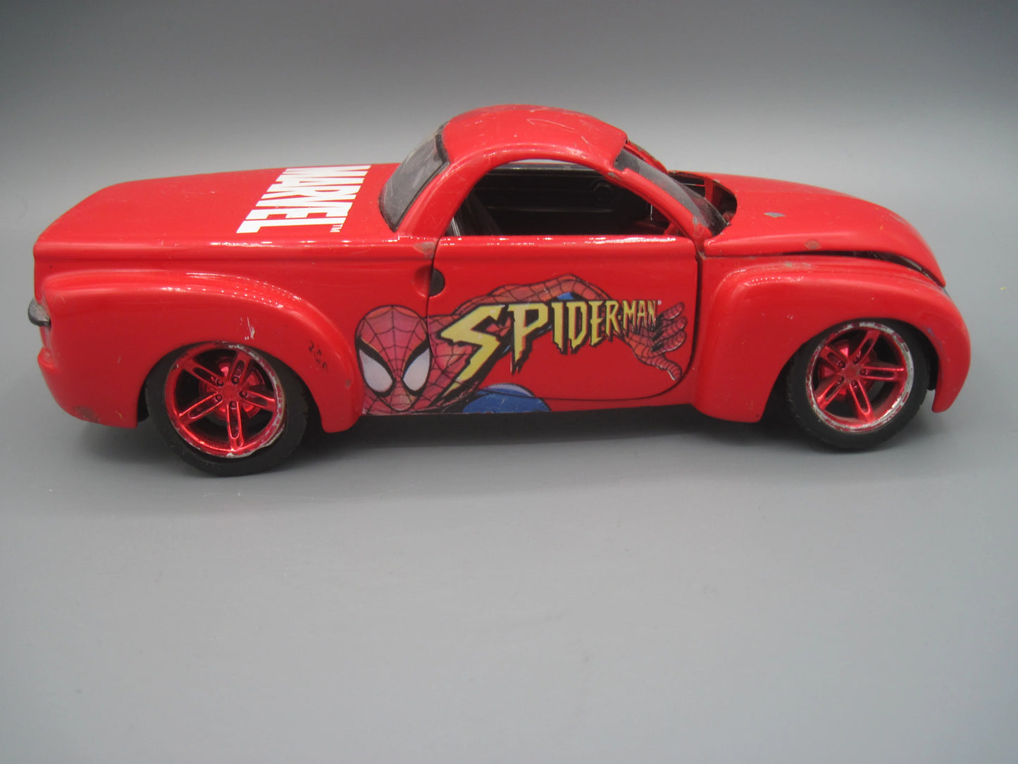 Maisto Chevrolet SSR Concept 2000 Red Marvel