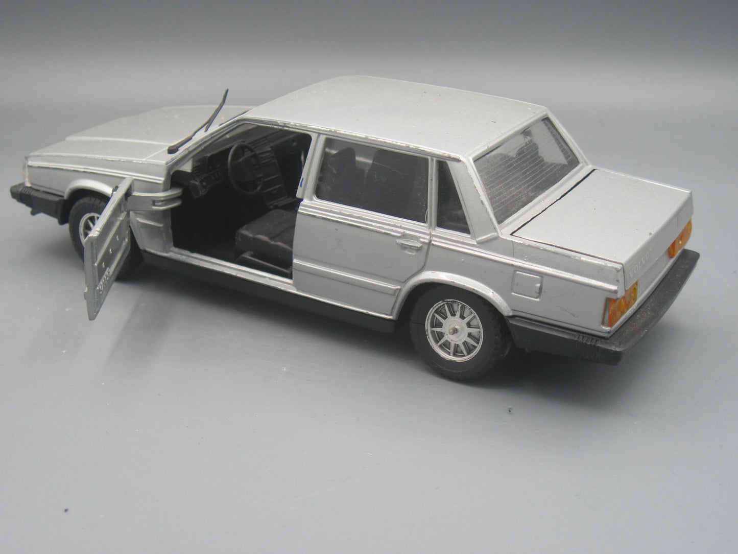 Polistil Volvo 760 GLE S206 Silver