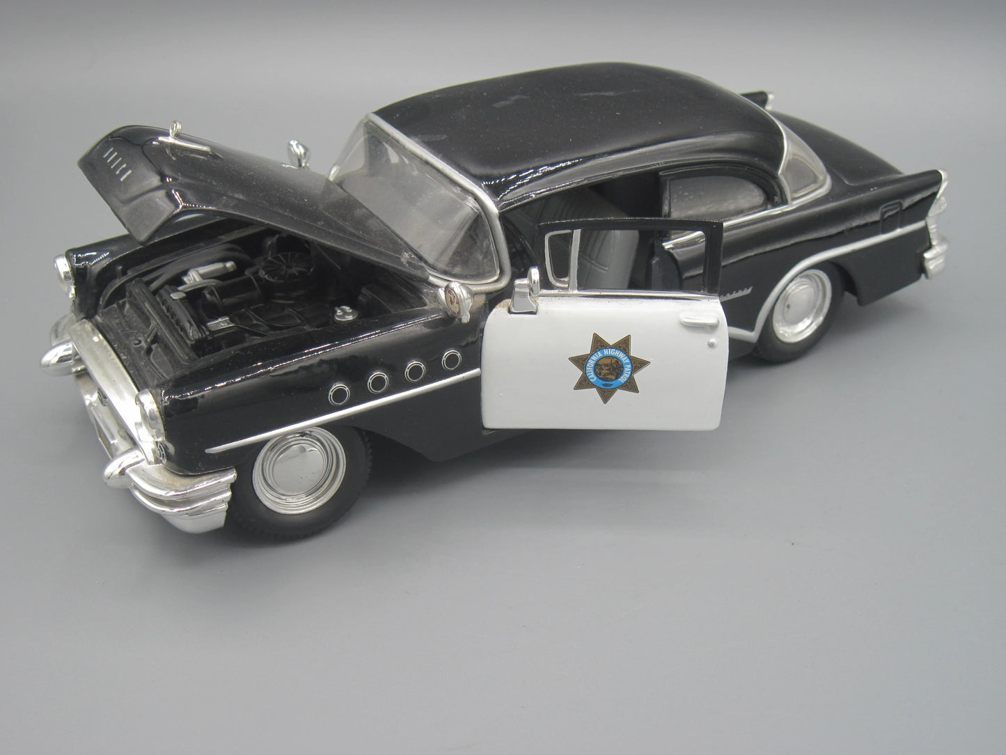 Maisto Buick Century 1955 Black California Highway Patrol