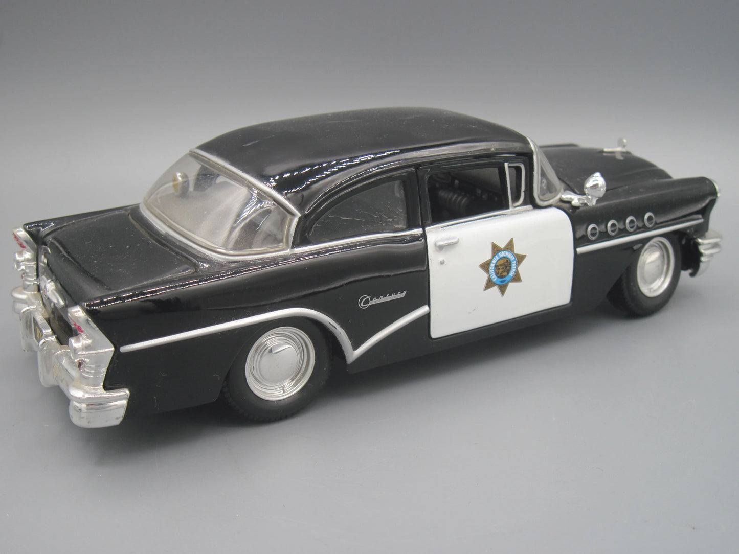 Maisto Buick Century 1955 Black California Highway Patrol