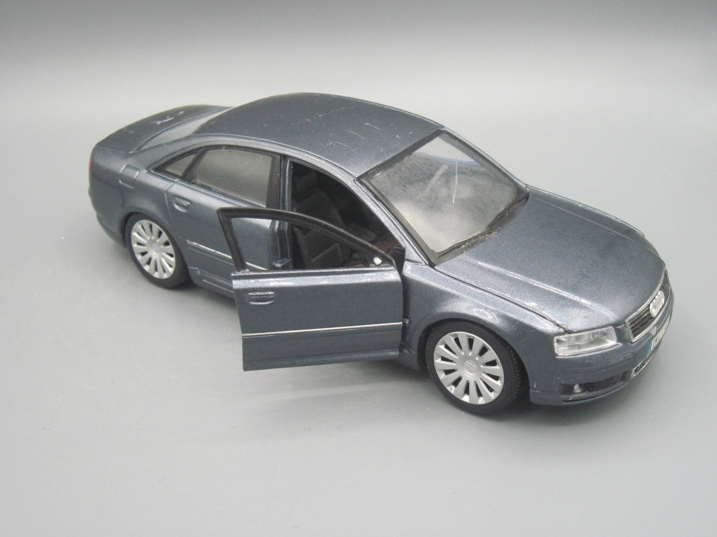 Maisto Audi A8 Grey