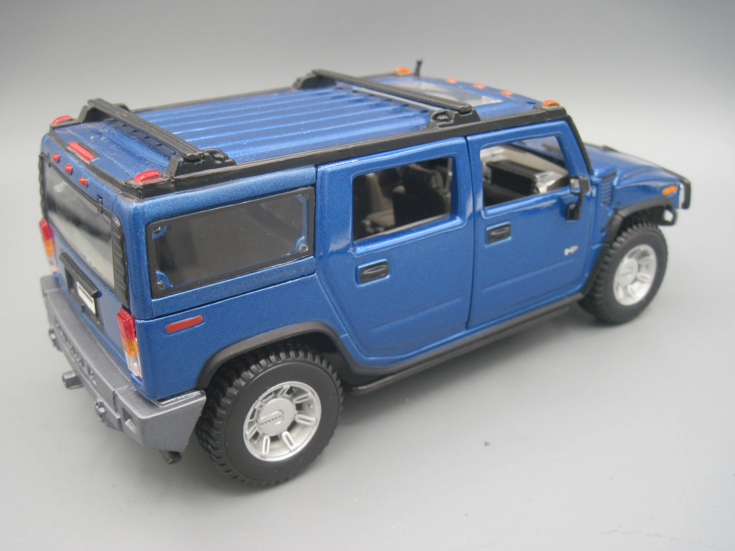 Maisto Special Edition GM Hummer H2 SUV Blue