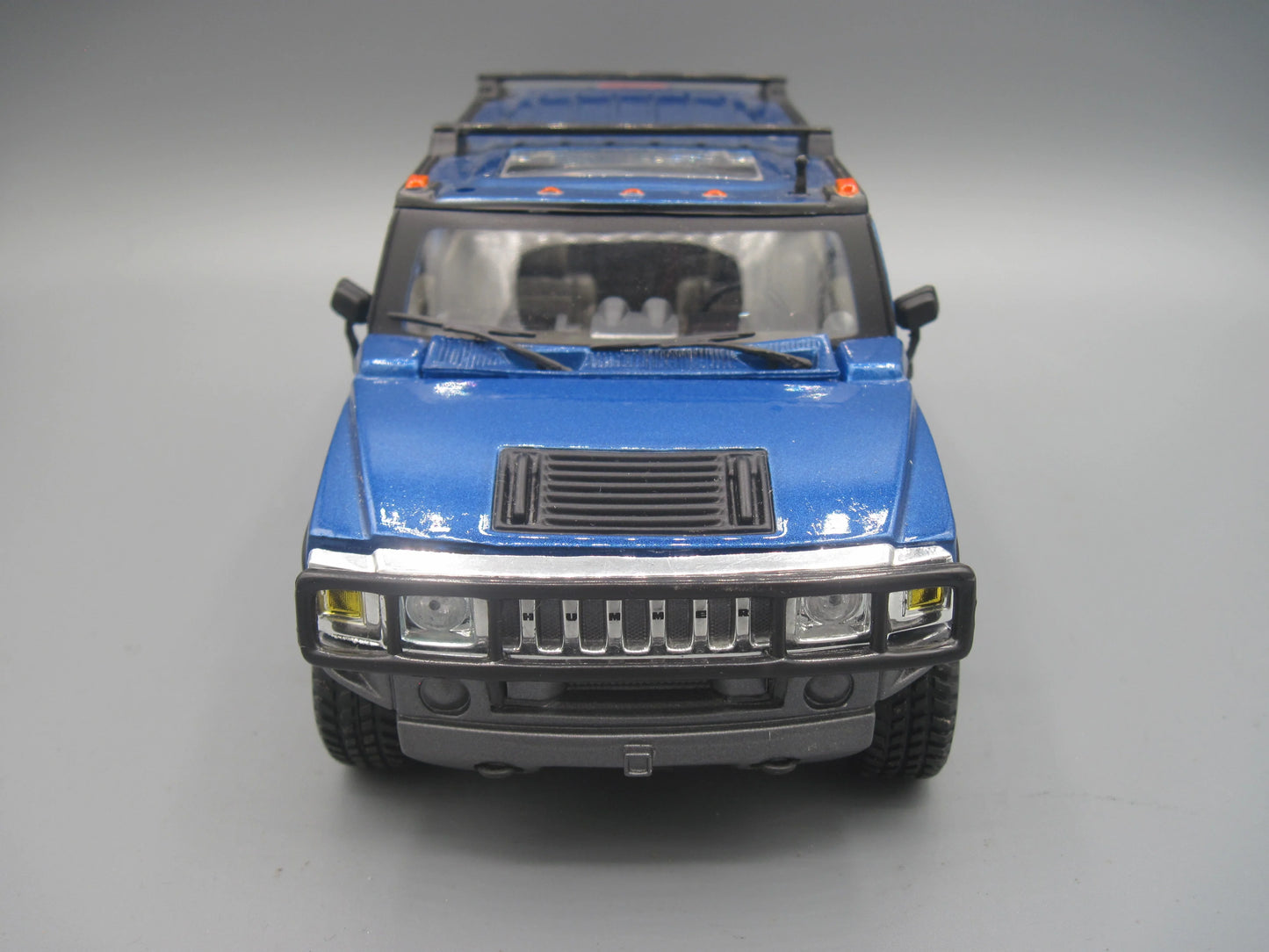 Maisto Special Edition GM Hummer H2 SUV Blue