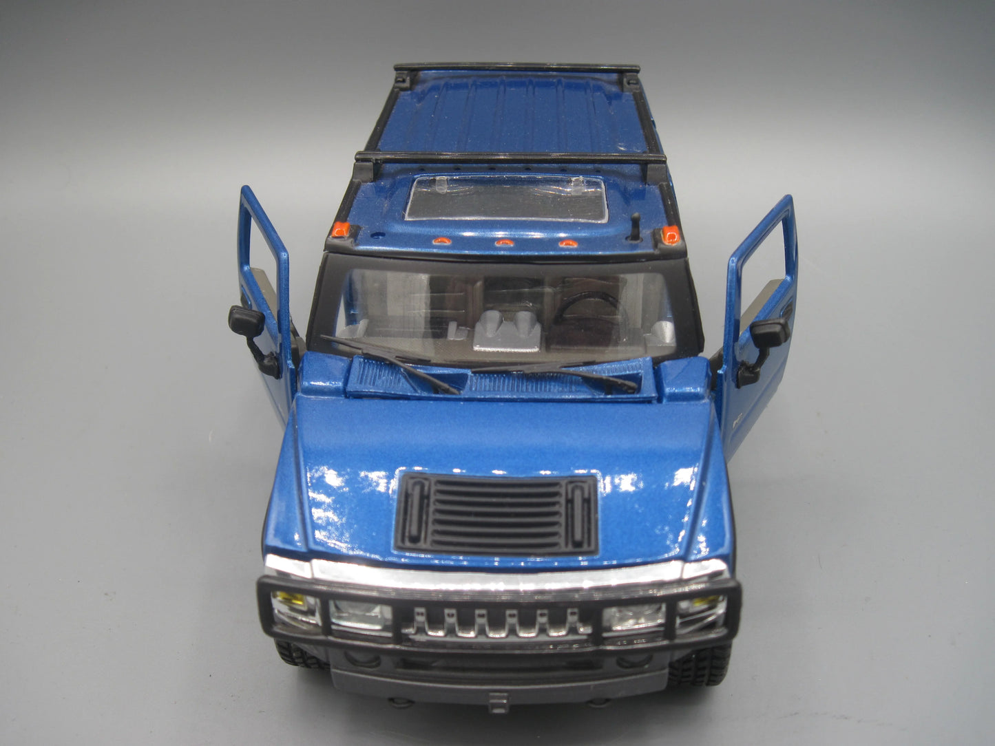 Maisto Special Edition GM Hummer H2 SUV Blue