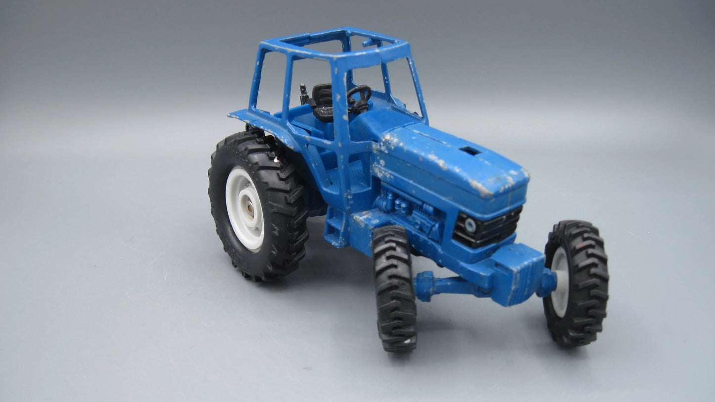 ERTL Ford Farm Tractor Blue