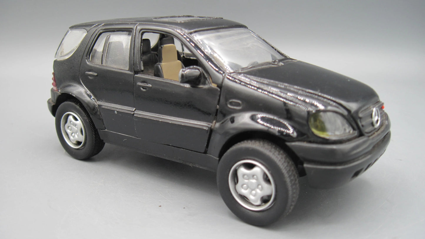 New Ray Mercedes-Benz M.Class ML320 Black