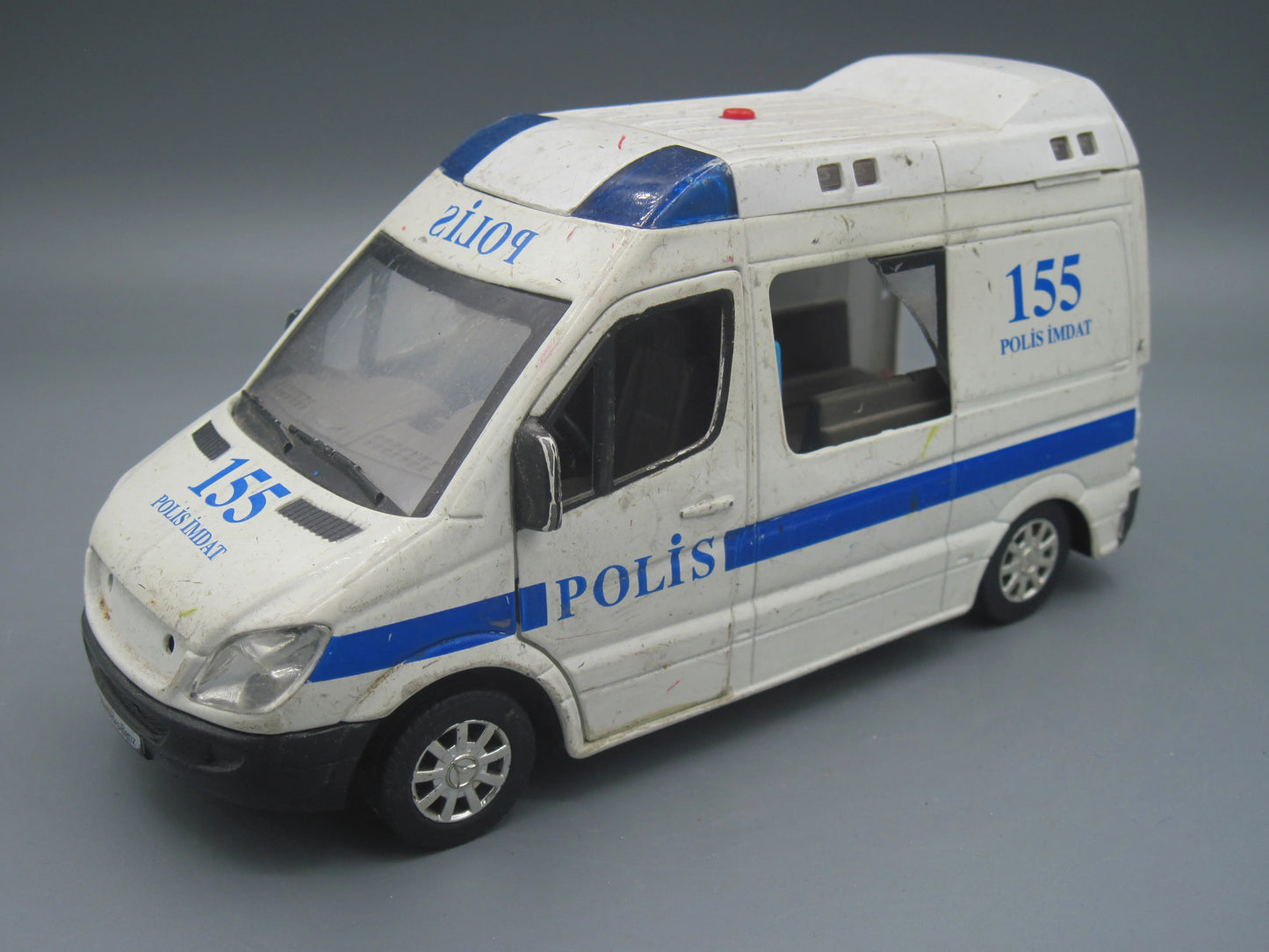 UNI Mercedes-Benz Sprinter White