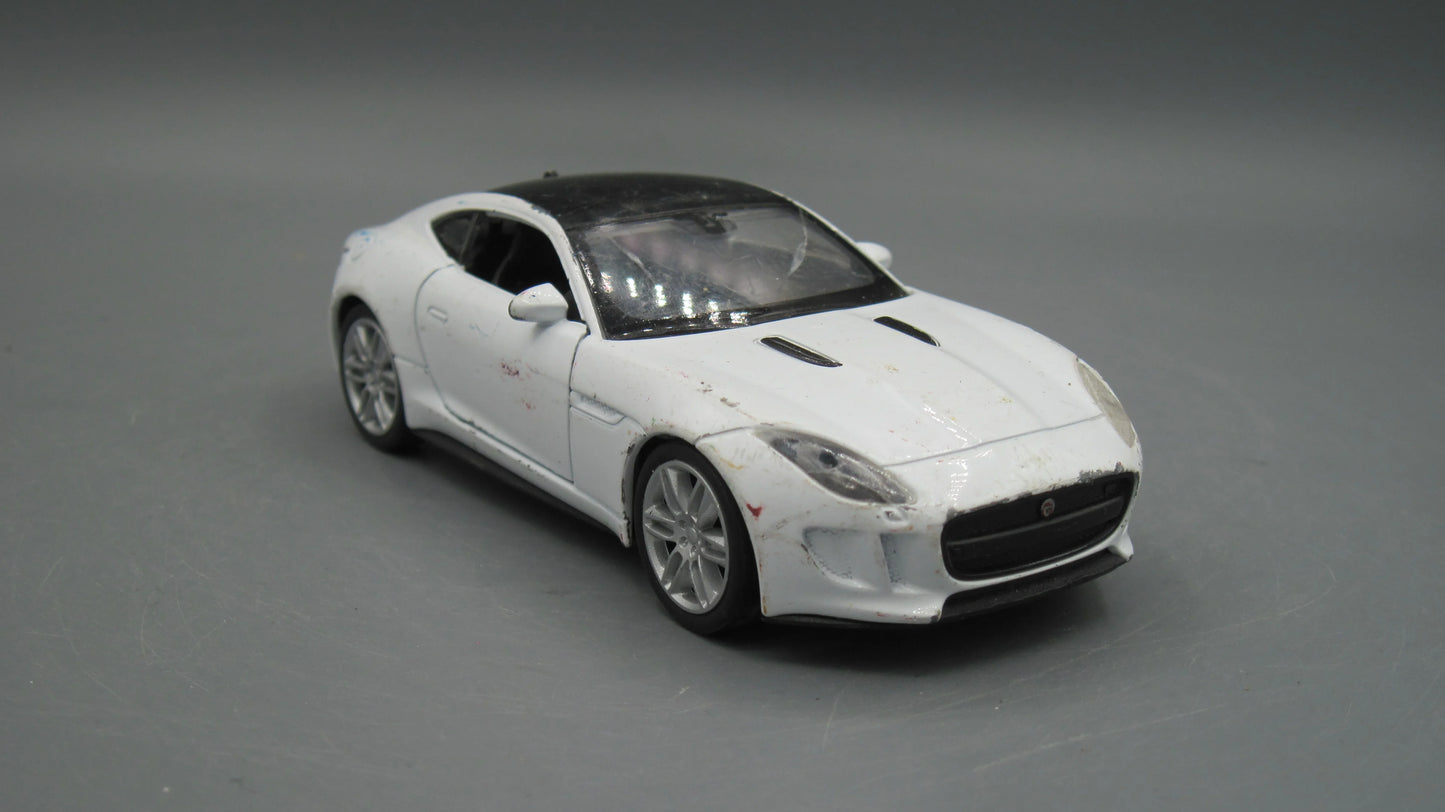 Welly Jaguar F-Type Coupe White