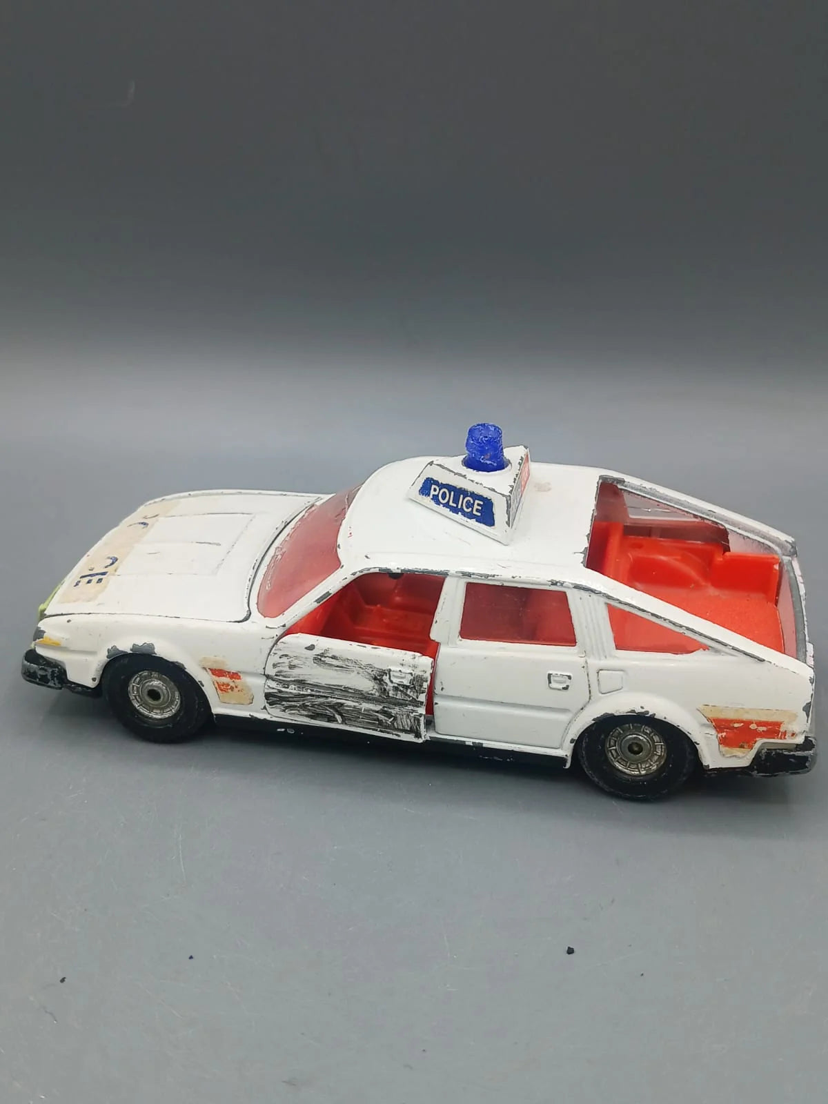 Corgi Vintage Rover 3500 1981 White Police Car