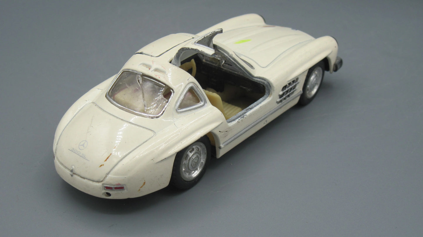 Kinsmart Mercedes-Benz 300 SL 1954 Beige
