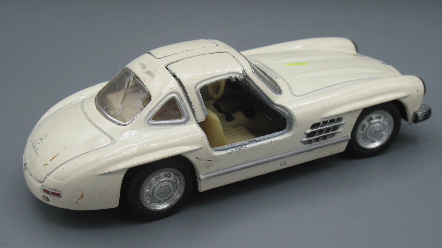 Kinsmart Mercedes-Benz 300 SL 1954 Beige