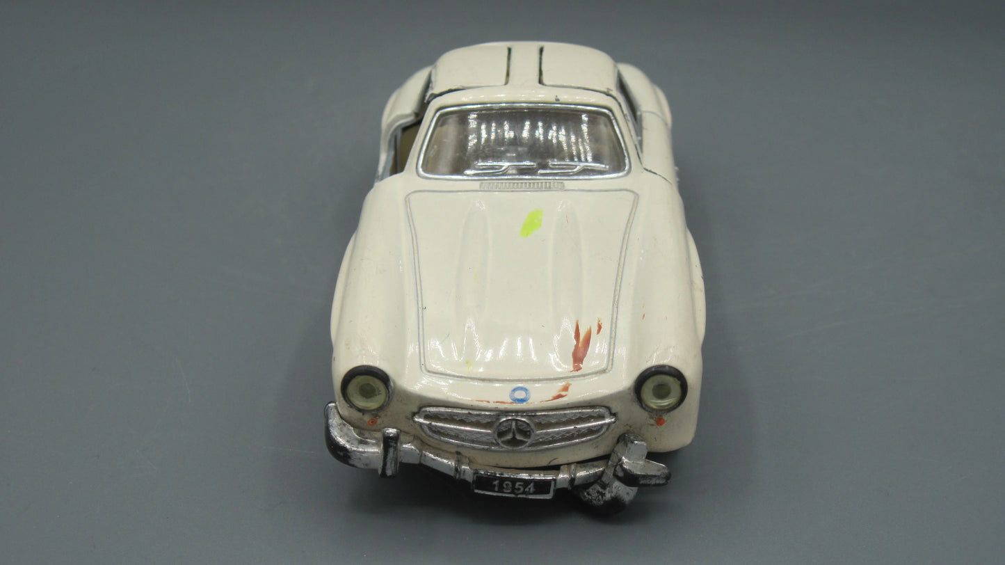 Kinsmart Mercedes-Benz 300 SL 1954 Beige