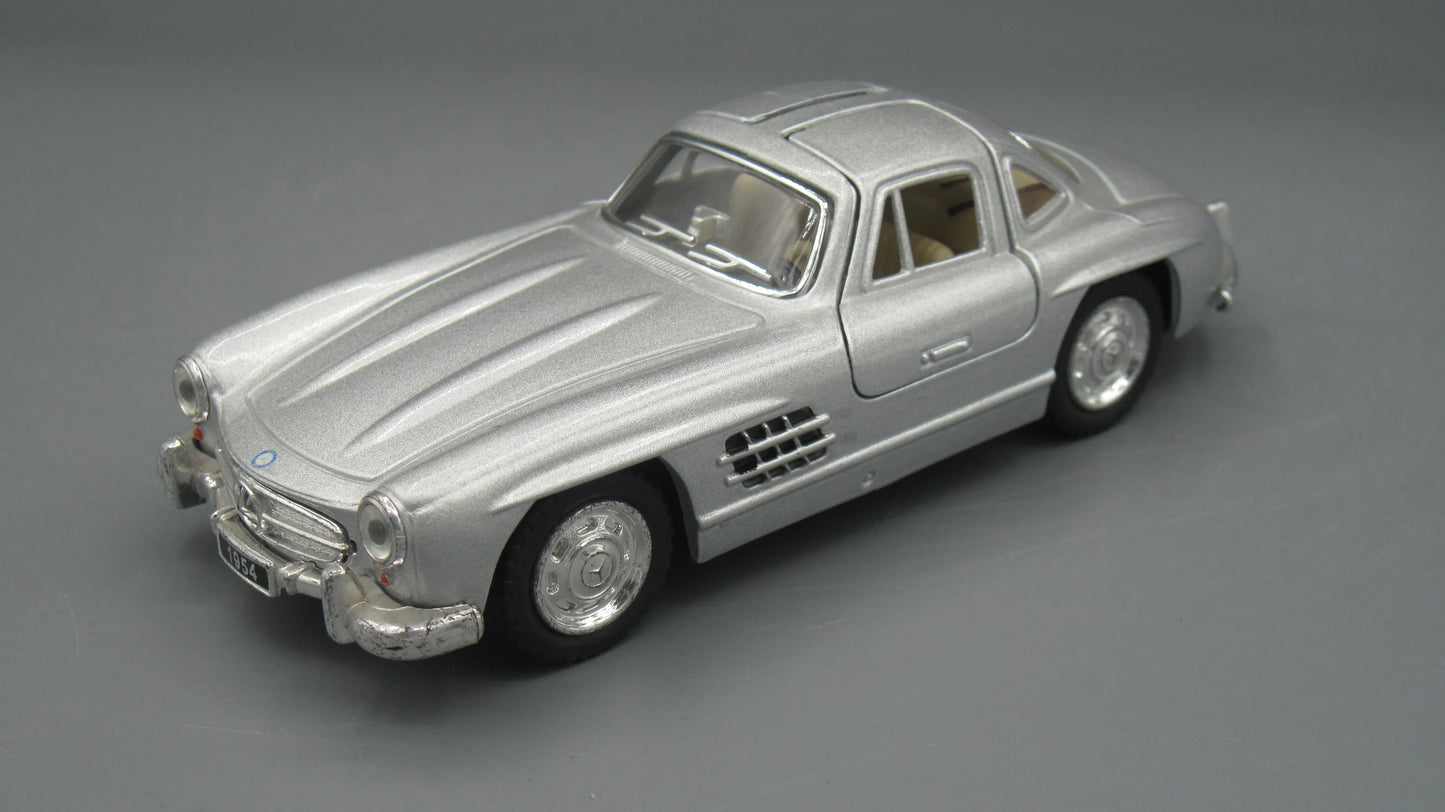 Kinsmart Mercedes-Benz 300 SL 1954 Silver