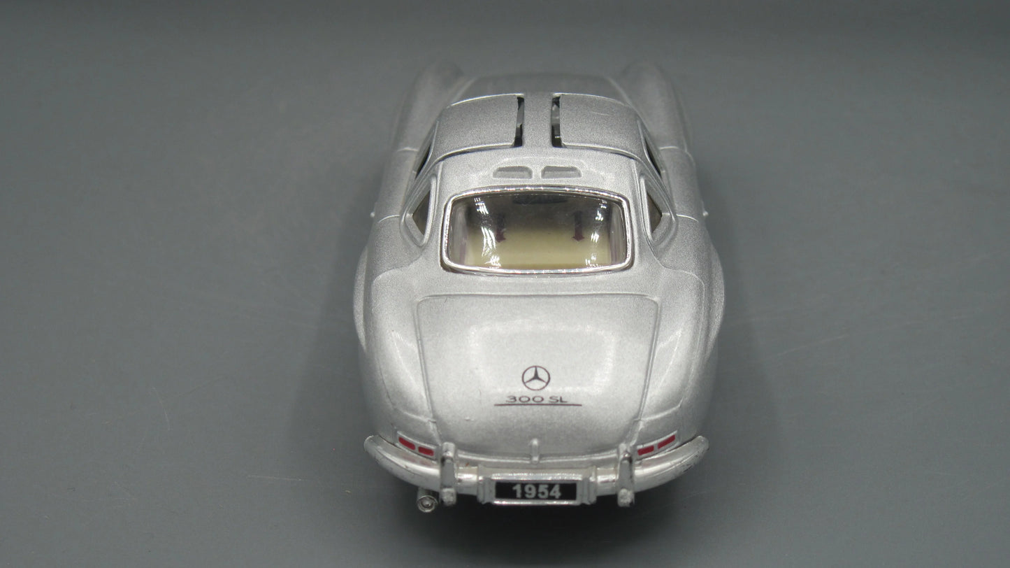 Kinsmart Mercedes-Benz 300 SL 1954 Silver