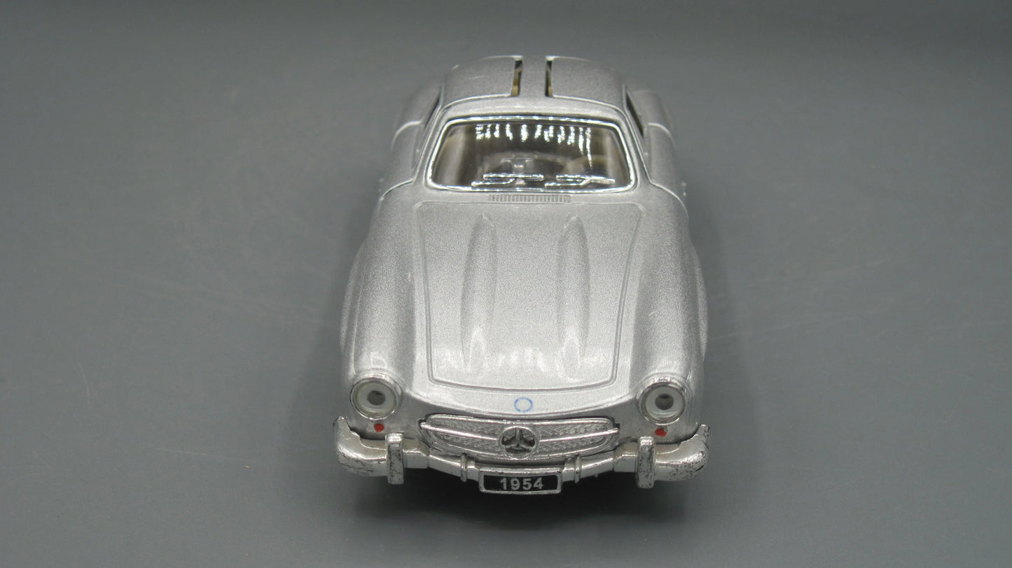 Kinsmart Mercedes-Benz 300 SL 1954 Silver