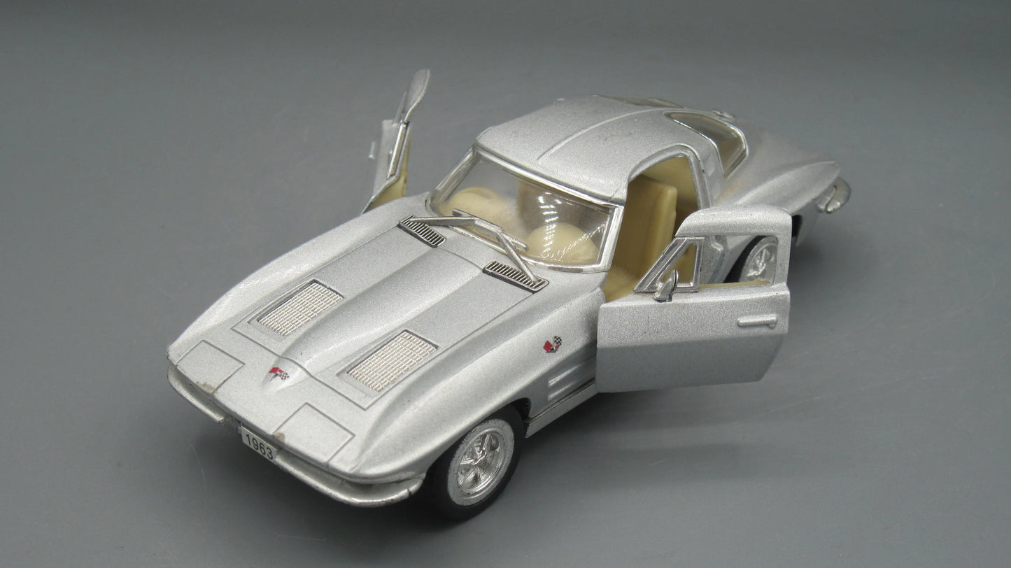 Kinsmart Corvette Sting Ray 1968 Silver