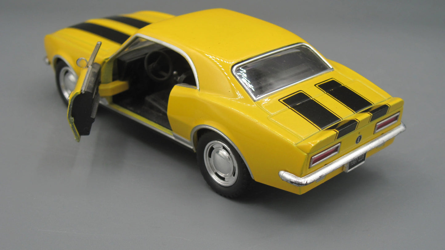 Kinsmart Chevrolet Camaro Z-28 1967 Yellow