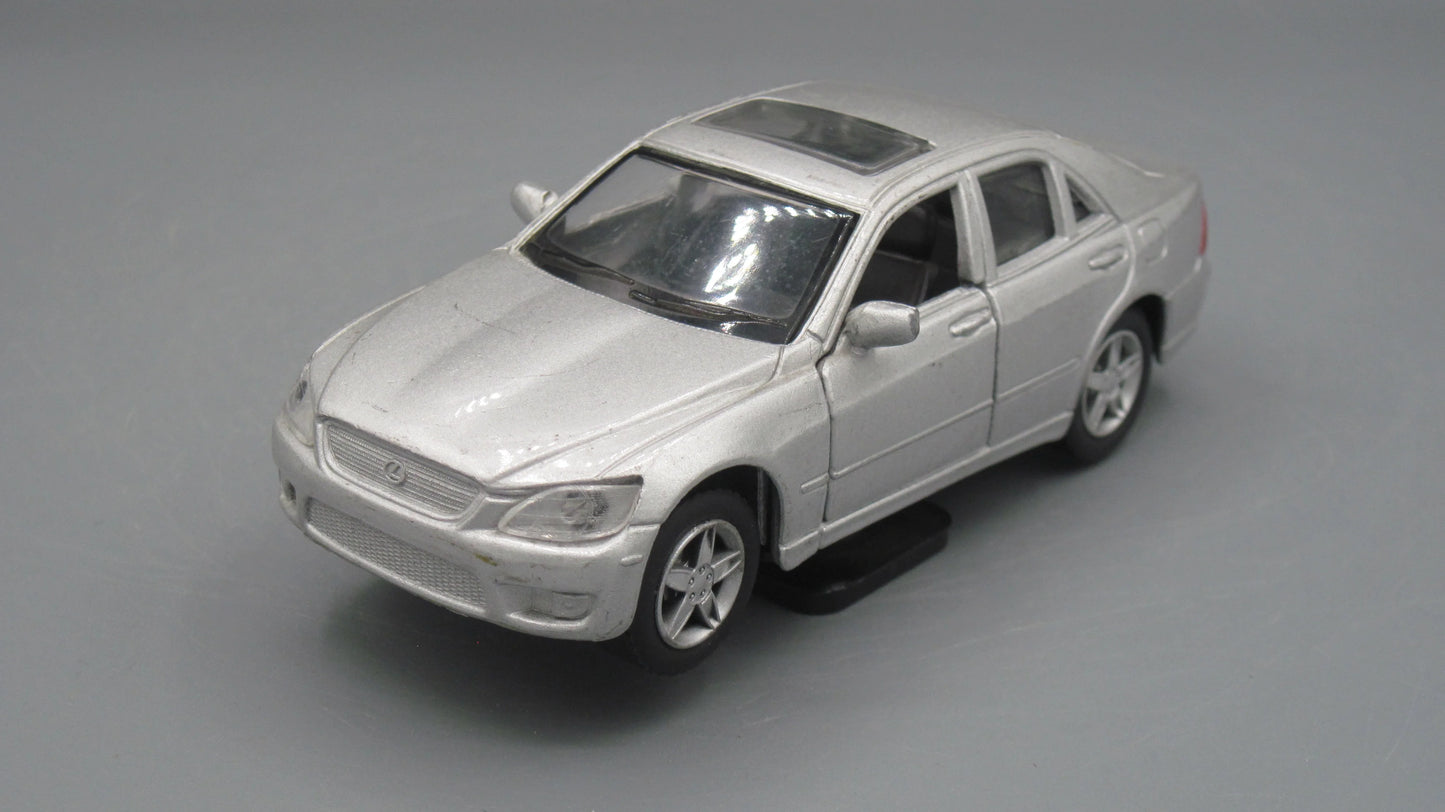 Maisto Lexus IS 300 Silver