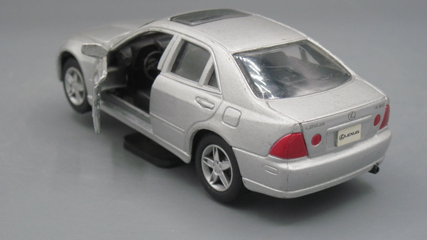 Maisto Lexus IS 300 Silver