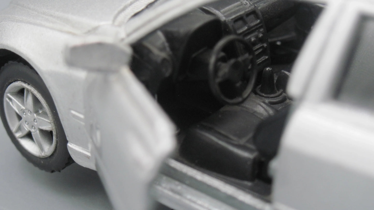 Maisto Lexus IS 300 Silver