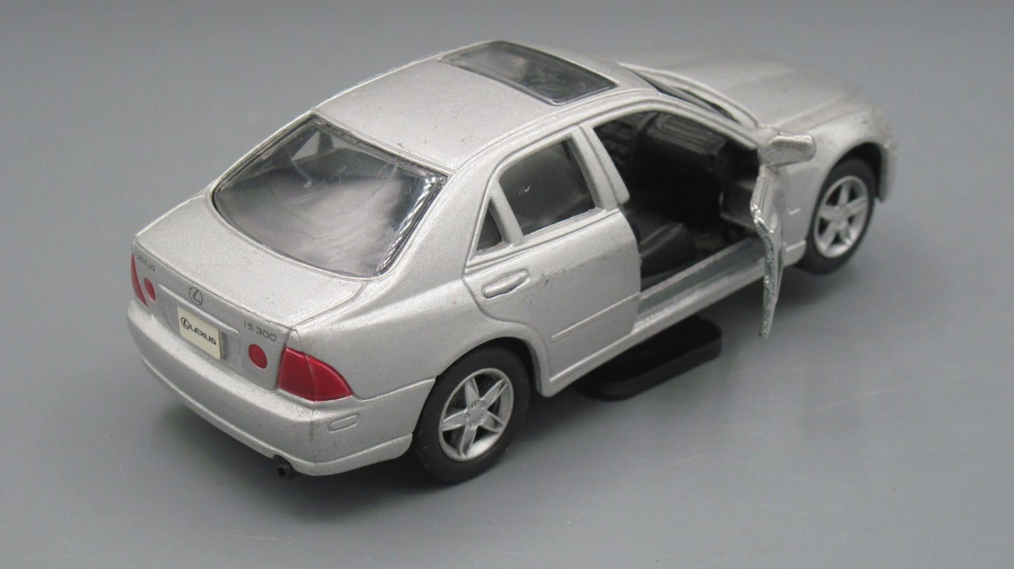 Maisto Lexus IS 300 Silver