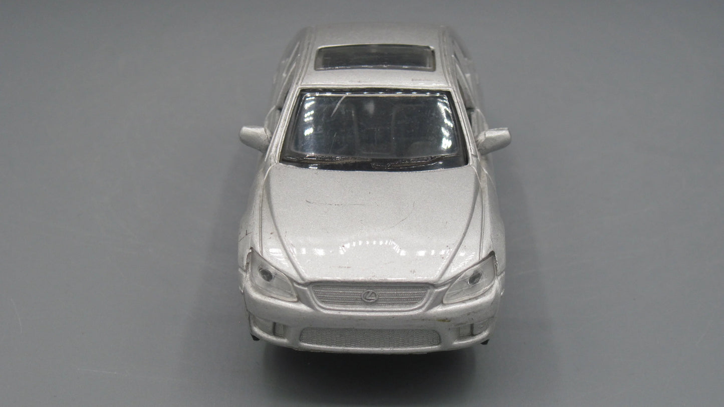 Maisto Lexus IS 300 Silver