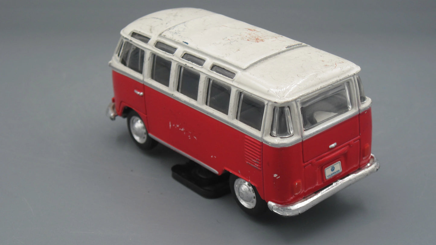 Maisto Volkswagen Van Samba White and Red