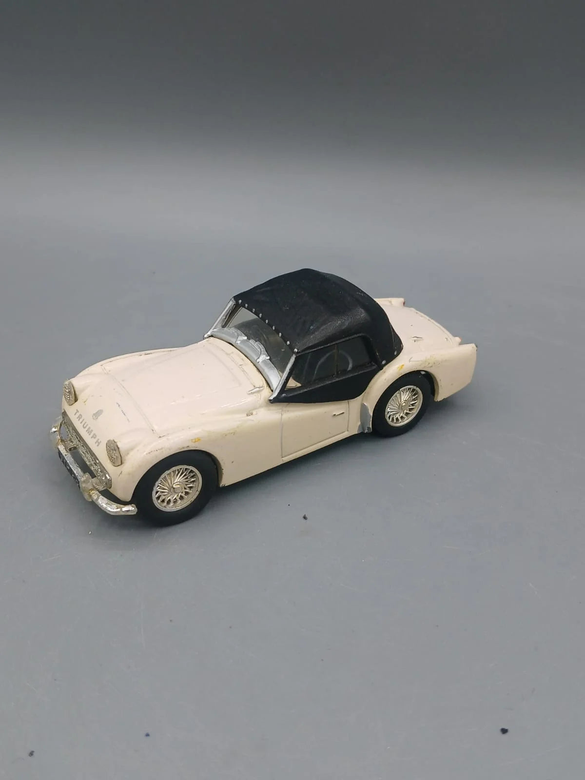 Corgi Vintage Triumphs TR3A Cream