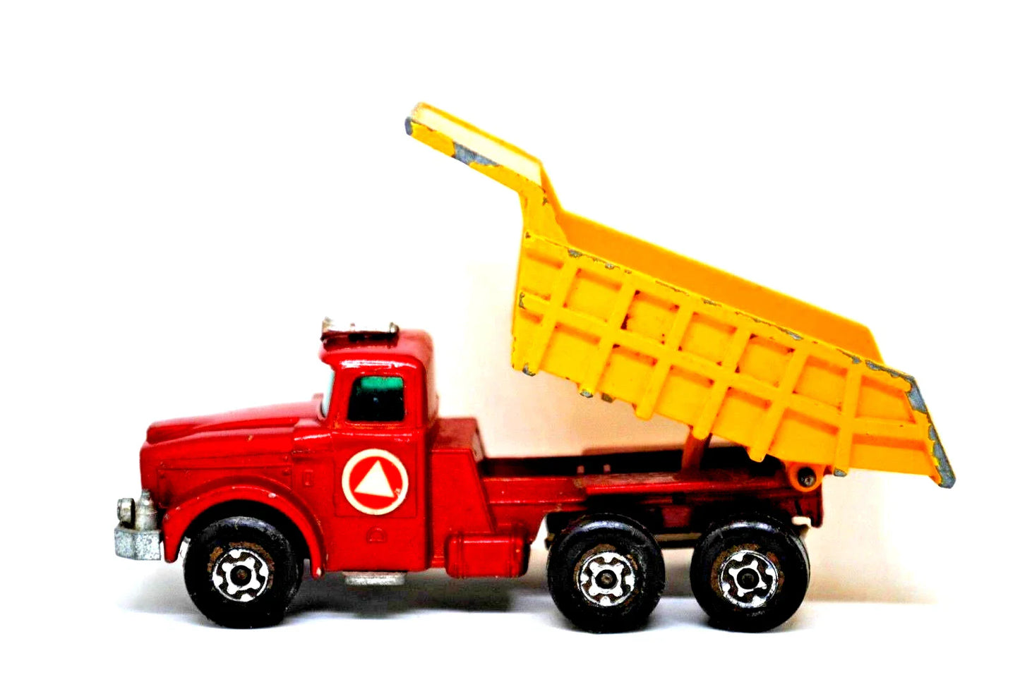 Match Box Scammel K-19 Tipper Dump Truck Red&Yellow