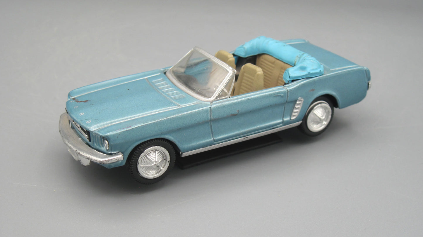 New-Ray Ford Mustang Convertible 1964 Blue
