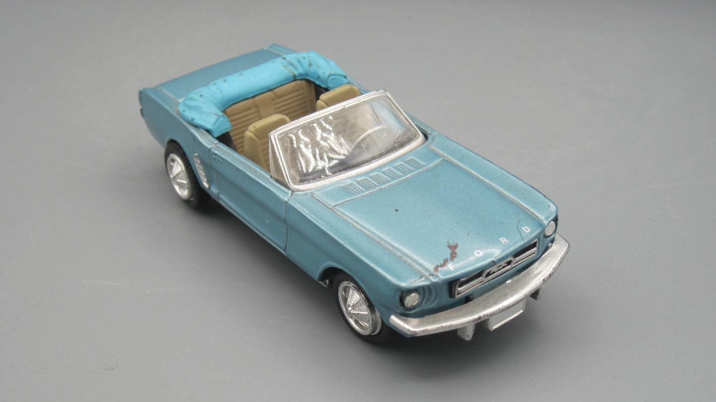 New-Ray Ford Mustang Convertible 1964 Blue