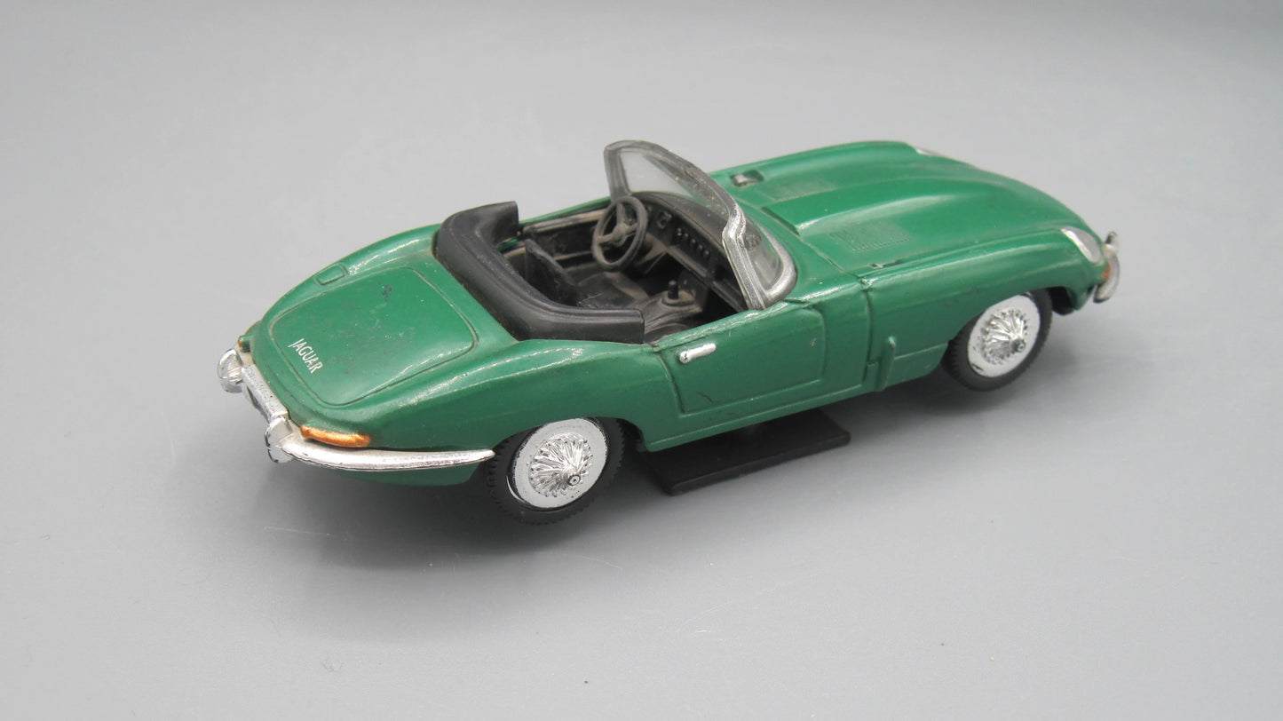New-Ray Jaguar E Cabriolet 1961 Green
