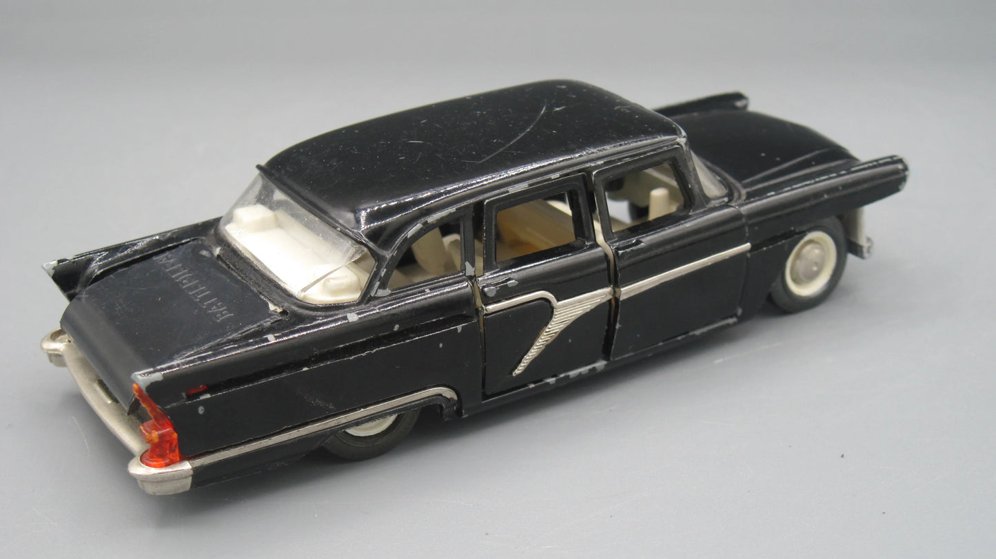 USSR GAZ 13 Chaika Black
