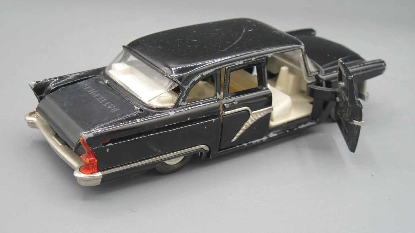 USSR GAZ 13 Chaika Black