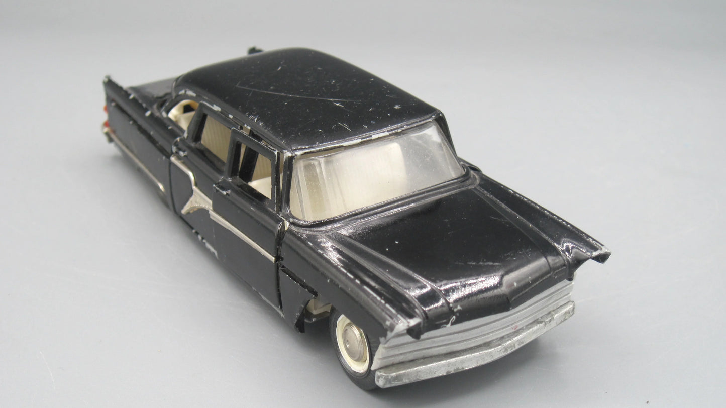 USSR GAZ 13 Chaika Black