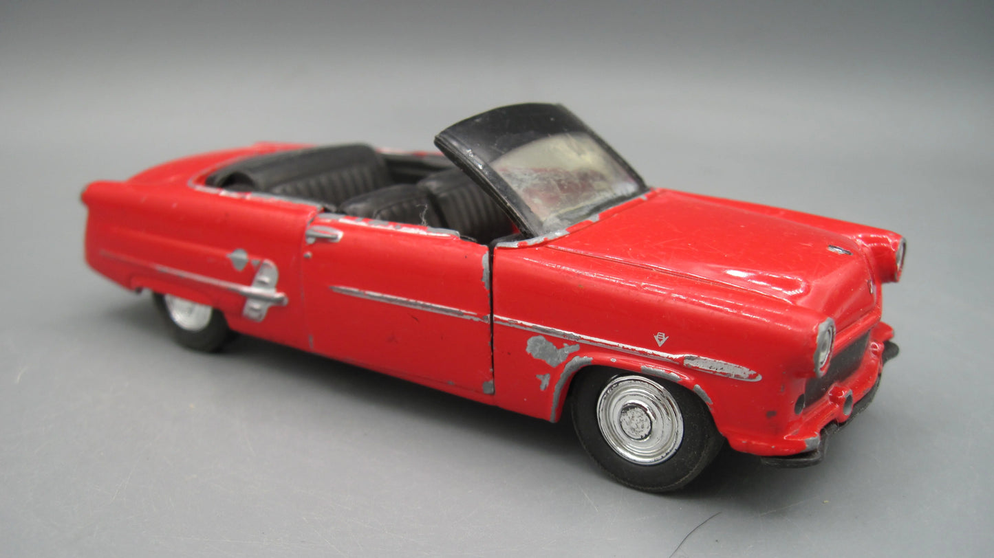 Welly Ford Crestline Sunliner 1953 Red