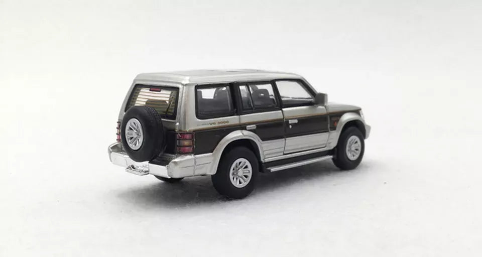 BMC Mitsubishi Pajero - 2Gen Silver, Red Super Exceed