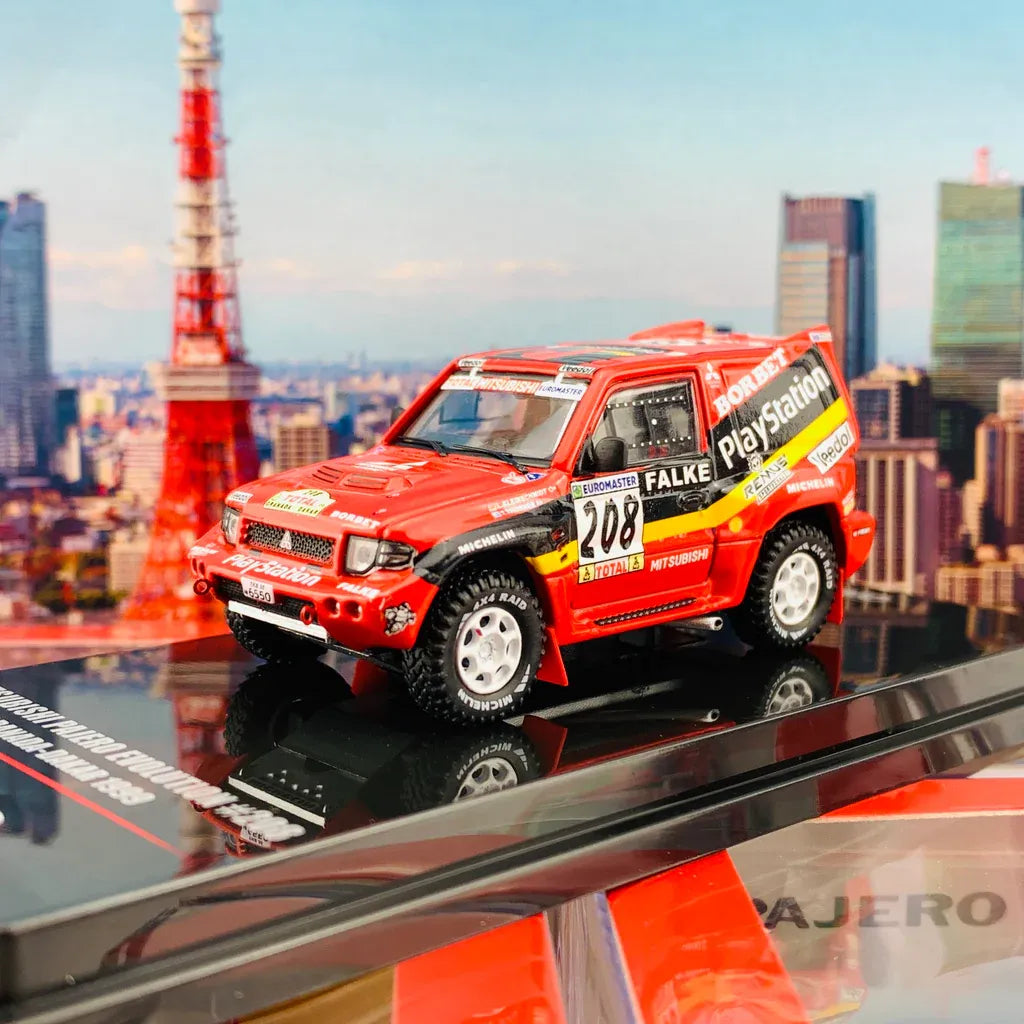 Inno 64 Mitsubishi Pajero Evolution # 208 1999 Red Granada-Dakar