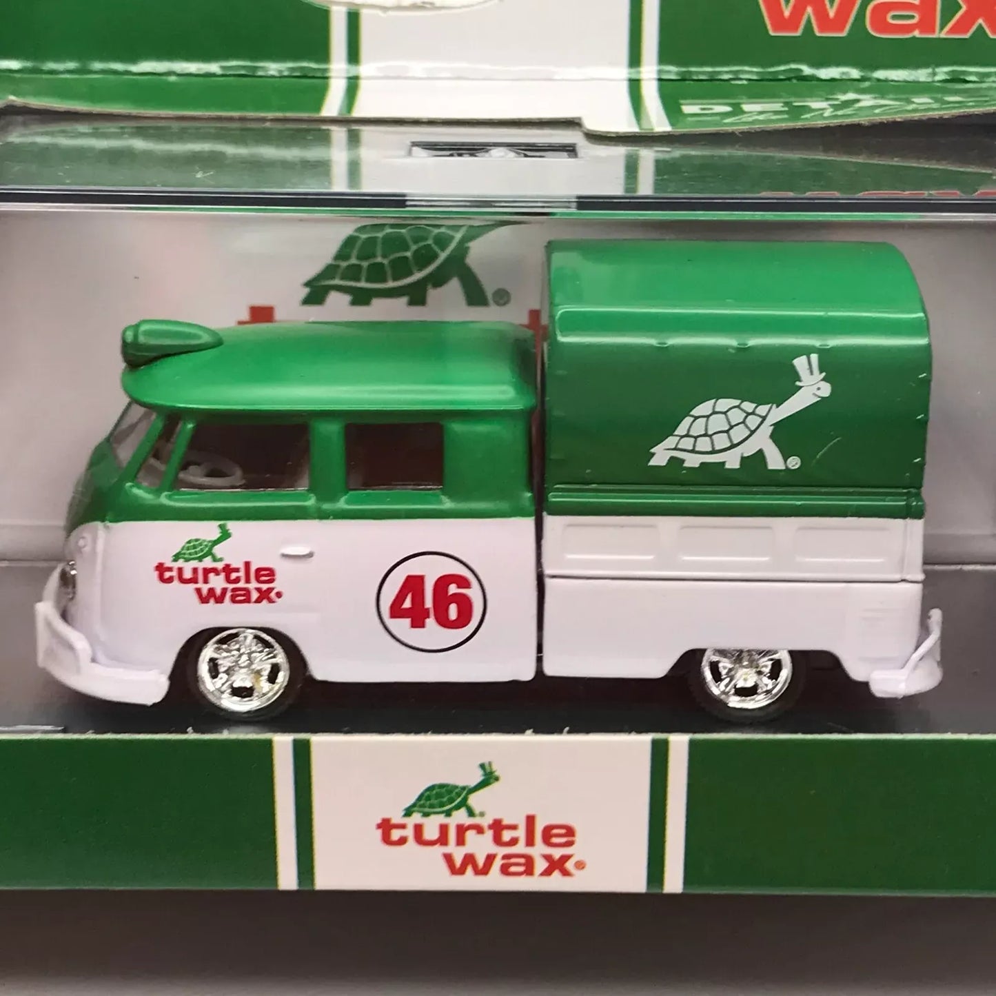 M2 Machines Limited Edition Volkswagen Double Cab Truck 1959 Green, White Turtle Wax