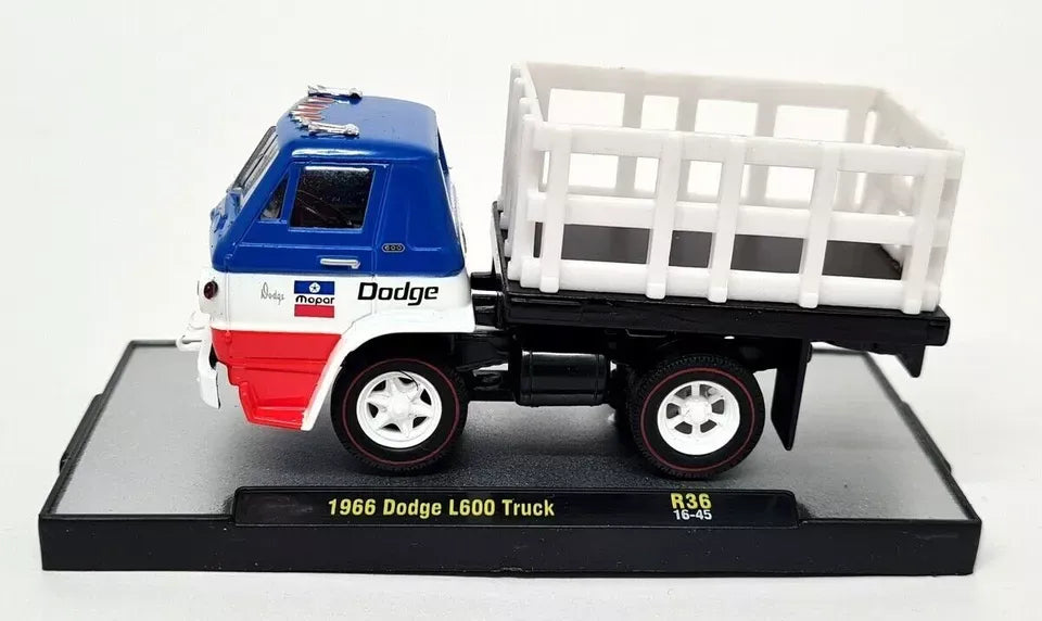 M2 Machines Limited Edition Dodge L600 Truck 1966 Blue, White