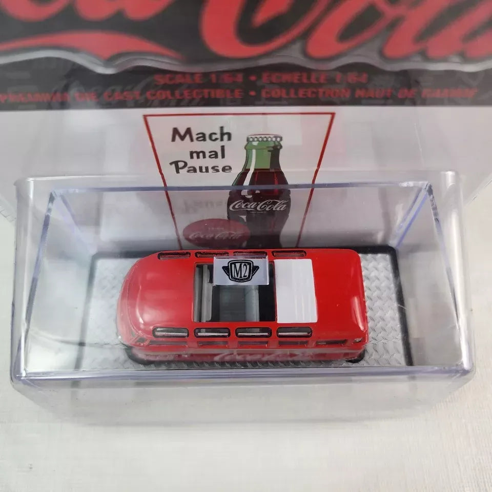 M2 Machines Premium Edition Volkswagen Micro Bus Deluxe USA 1962 Red Coca Cola
