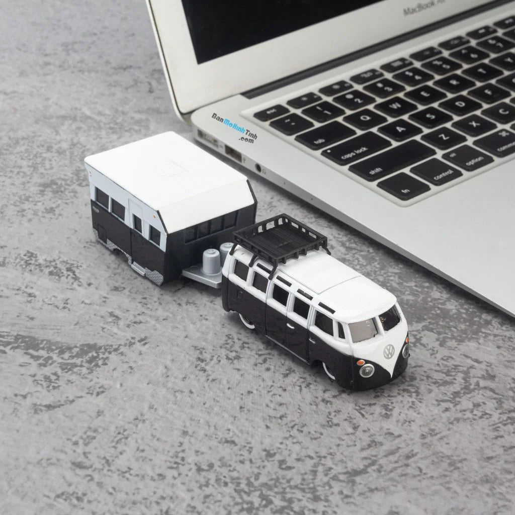 Maisto Hauler Volkswagen Van "Samba"/ Alameda Trailer Black & White