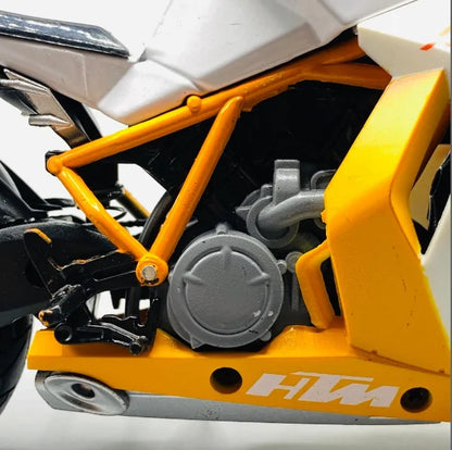 KTM   KTM RC8  white & yellow