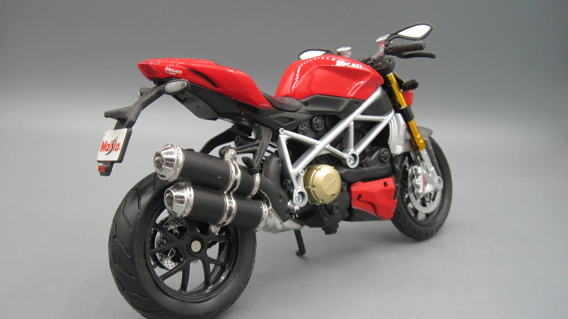 Maisto   Ducati Mod Streetfighter  Red