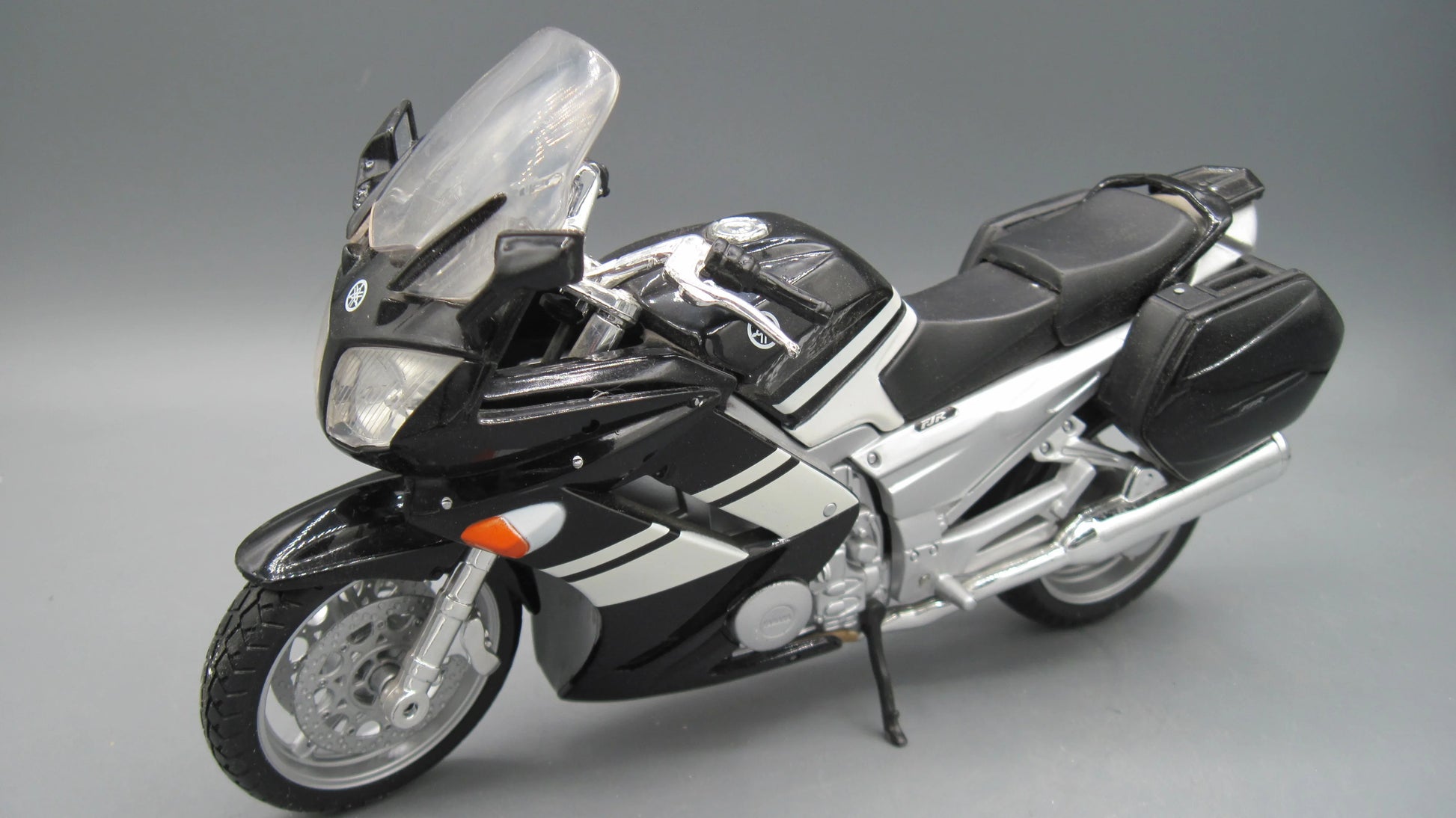 Maisto   Yamaha FJR1300  Black