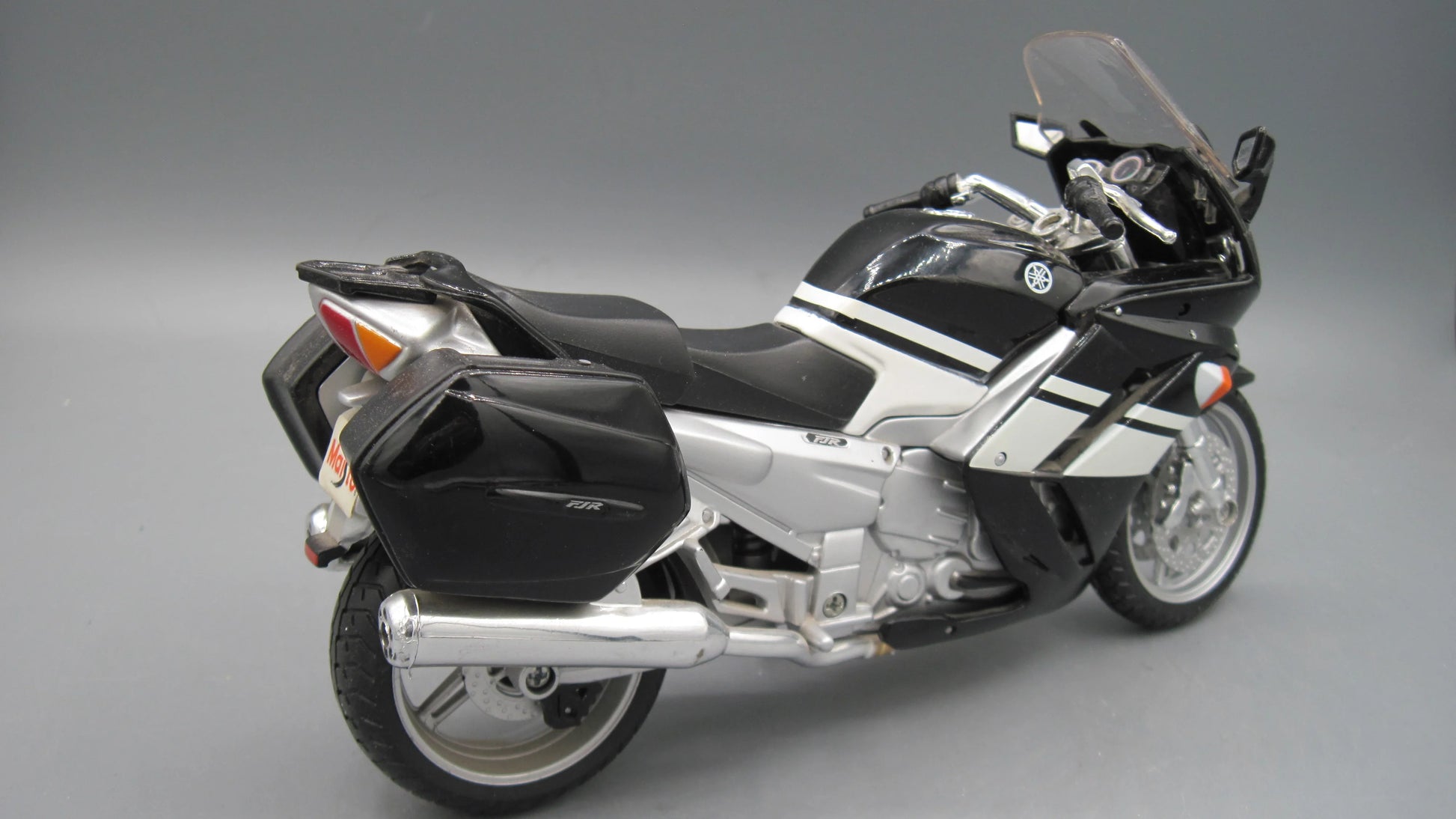 Maisto   Yamaha FJR1300  Black
