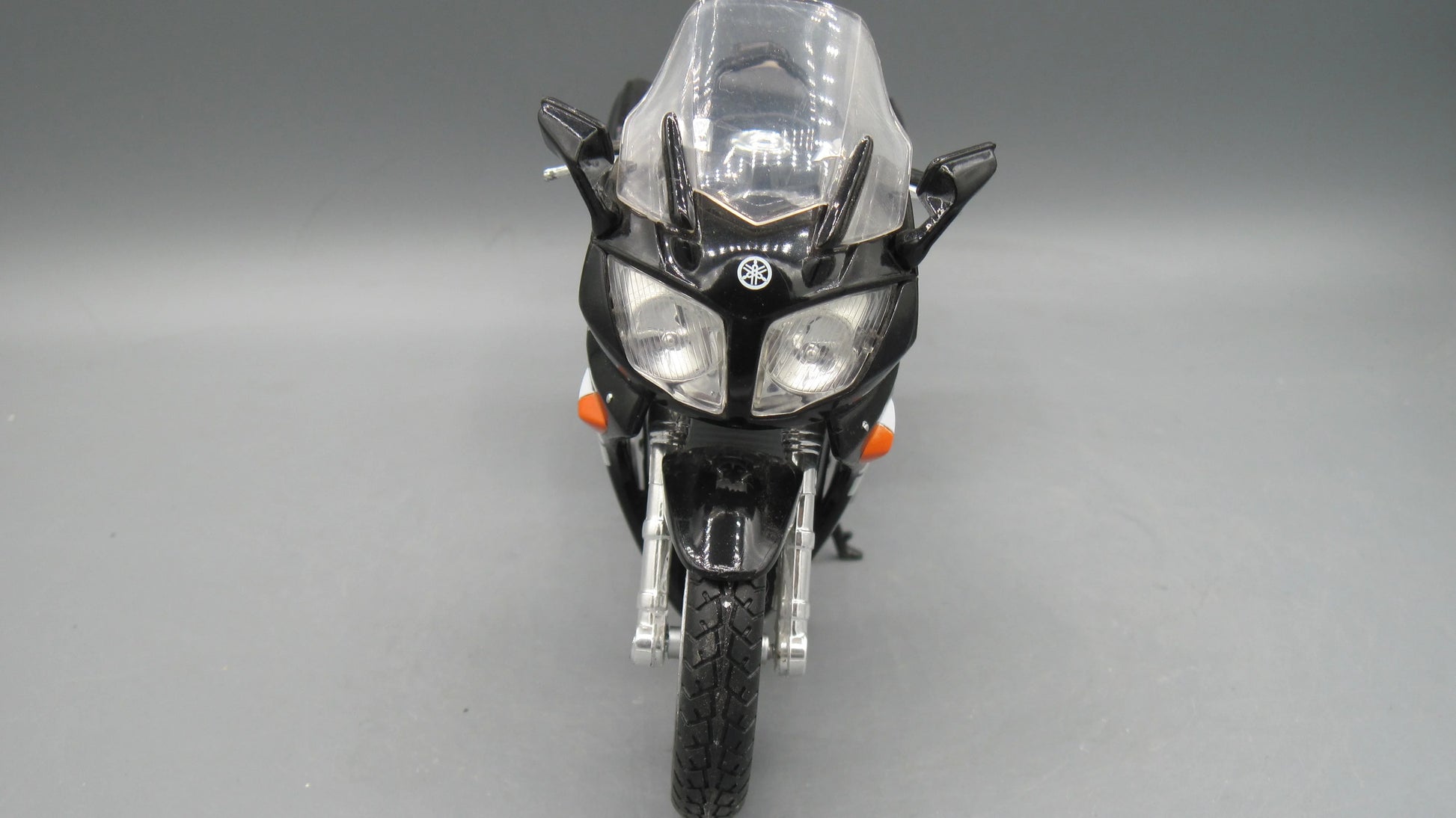 Maisto   Yamaha FJR1300  Black