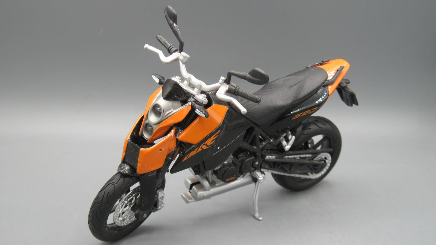 Maisto   KTM Duke 690  Orange