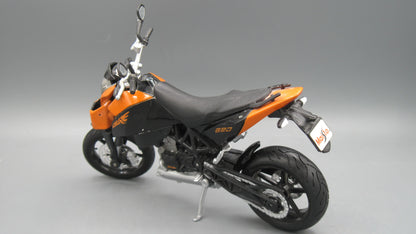 Maisto   KTM Duke 690  Orange